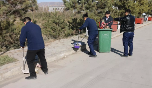 文明创建我先行 ——开云手机入口-开云(中国)
团委开展环境卫生整治志愿活动(图2)