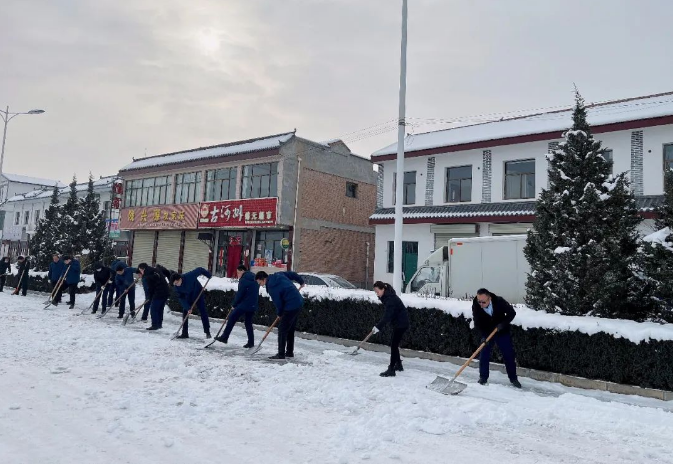 筑起安全墙 照亮乡村路——开云手机入口-开云(中国)
鼎力支持包抓共建村社文明创建工作(图7)