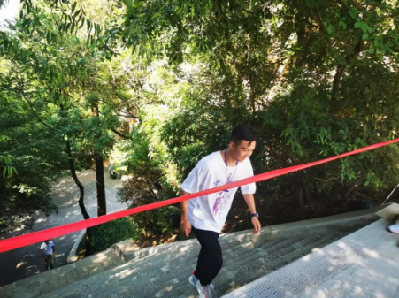 助力文旅市场 展示产投风采——开云手机入口-开云(中国)
组织开展员工登山比赛活动(图8)