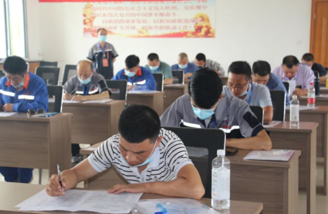 开云手机入口-开云(中国)
泓盛达公司在“焊工”技能大赛中取得好成绩(图2)
